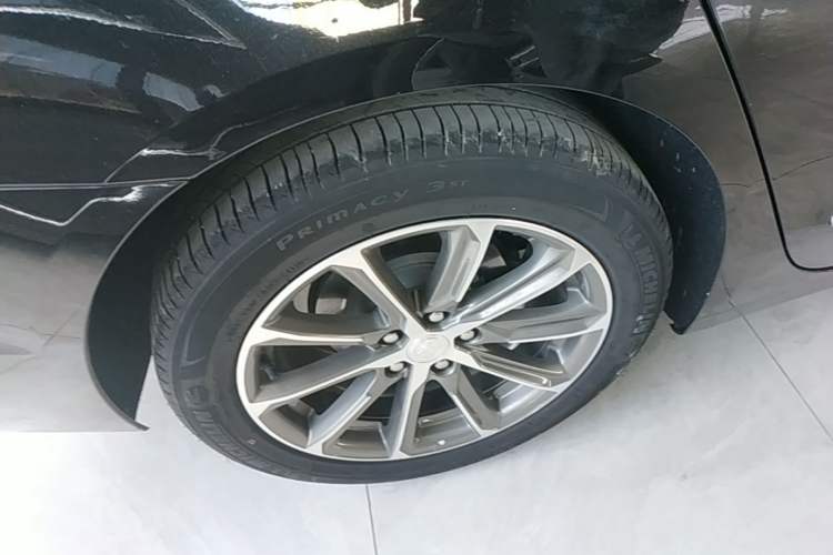 Used Buick LaCrosse 2021 652T Luxury Model Right Rear Wheel Hub