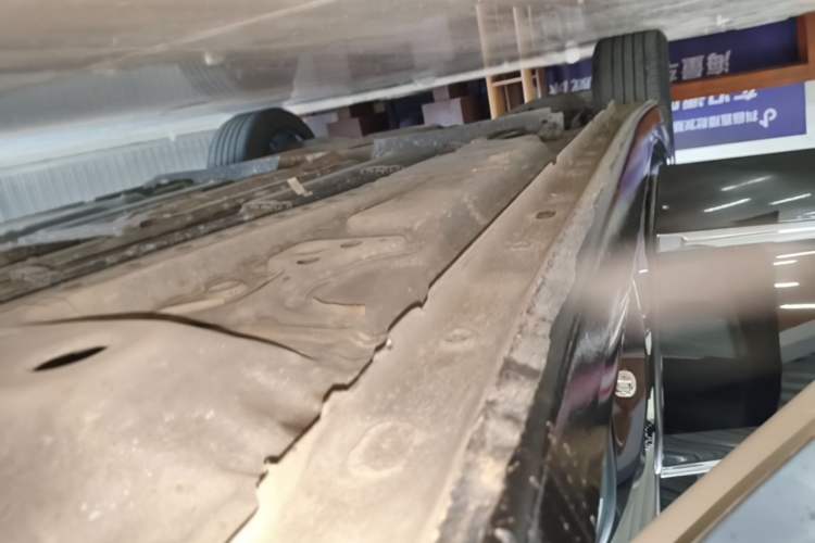 Used Buick LaCrosse 2021 Avenir Avia First-Edition Model Right Side Sill