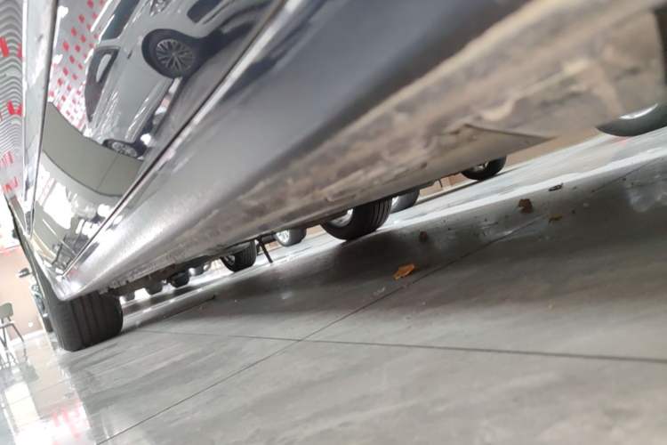 Used Buick LaCrosse 2021 552T Luxury Version Right Side Sill