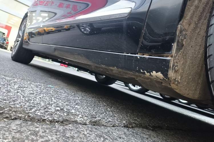 Used Buick LaCrosse 2021 652T Luxury Model Right Side Sill