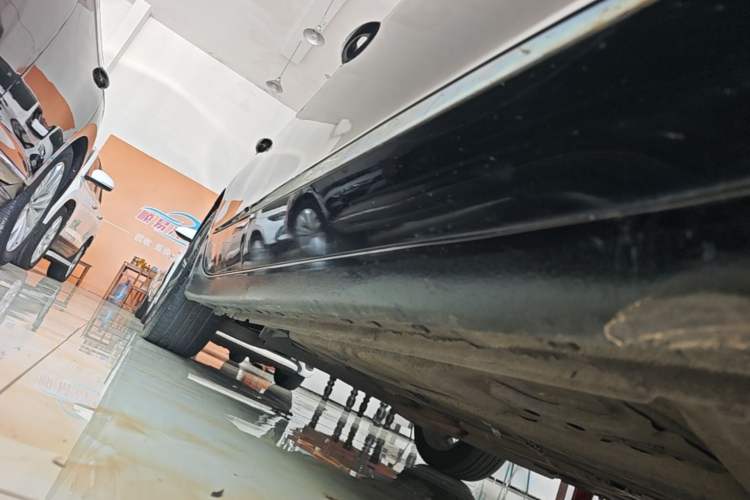 Used Buick LaCrosse 2021 652T Luxury Model Right Side Sill