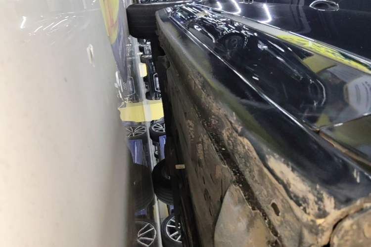 Used Buick LaCrosse 2021 552T Luxury Version Right Side Sill