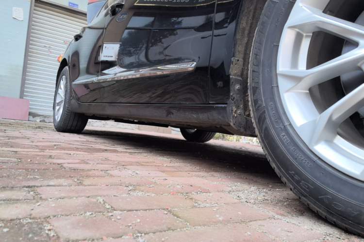 Used Buick LaCrosse 2021 552T Luxury Version Right Side Sill