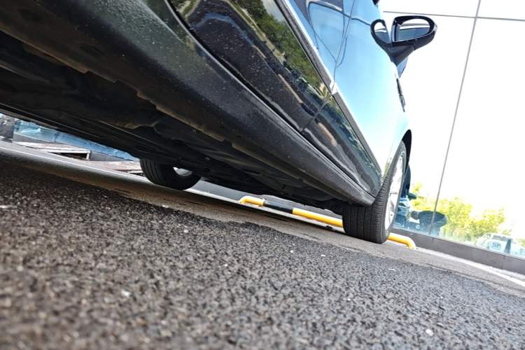 Used Buick LaCrosse 2021 552T Luxury Version Right Side Sill