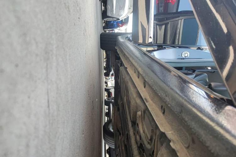 Used Buick LaCrosse 2021 552T Luxury Version Right Side Sill