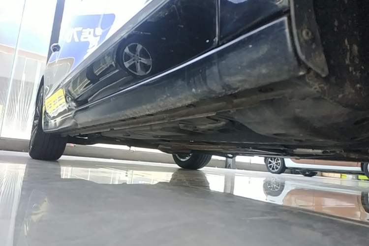 Used Buick LaCrosse 2021 652T Luxury Model Right Side Sill