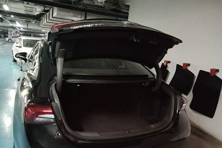 Used Buick LaCrosse 2021 652T Luxury Model Trunk