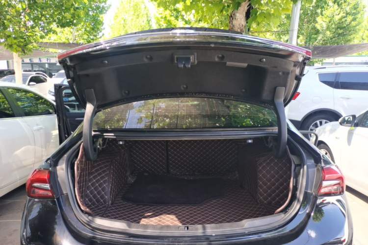Used Buick LaCrosse 2021 552T Luxury Version Trunk
