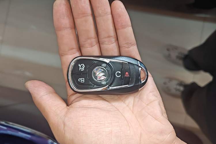 Used Buick LaCrosse 2021 652T Luxury Model Vehicle Key