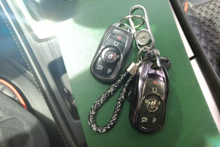 Used Buick LaCrosse 2021 652T Luxury Model Vehicle Key