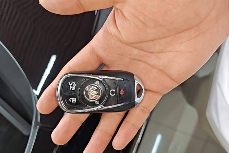 Used Buick LaCrosse 2021 652T Luxury Model Vehicle Key