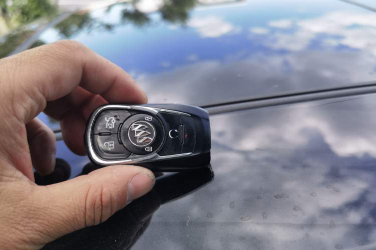 Used Buick LaCrosse 2021 652T Luxury Model Vehicle Key