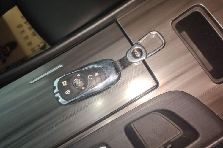 Used Buick LaCrosse 2021 652T Luxury Model Vehicle Key