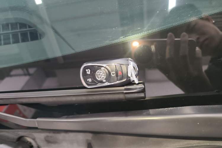 Used Buick LaCrosse 2021 652T Luxury Model Vehicle Key