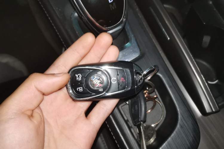 Used Buick LaCrosse 2021 652T Luxury Model Vehicle Key