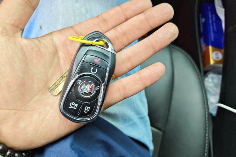 Used Buick LaCrosse 2021 652T Luxury Model Vehicle Key