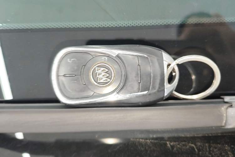 Used Buick LaCrosse 2021 652T Luxury Model Vehicle Key