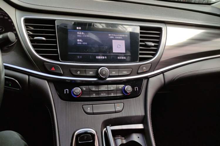 Used Buick LaCrosse 2021 552T Luxury Version Audio And AC Panel