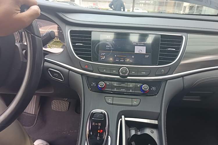 Used Buick LaCrosse 2021 552T Luxury Version Audio And AC Panel