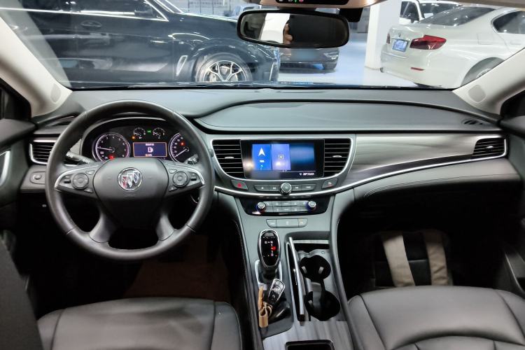 Used Buick LaCrosse 2021 652T Luxury Model Center Console