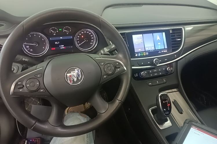 Used Buick LaCrosse 2021 652T Luxury Model Center Console
