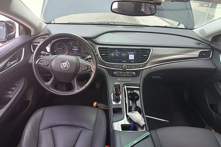 Used Buick LaCrosse 2021 552T Luxury Version Center Console
