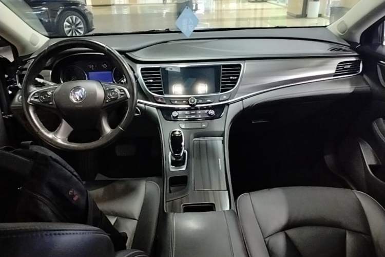 Used Buick LaCrosse 2021 552T Luxury Version Center Console