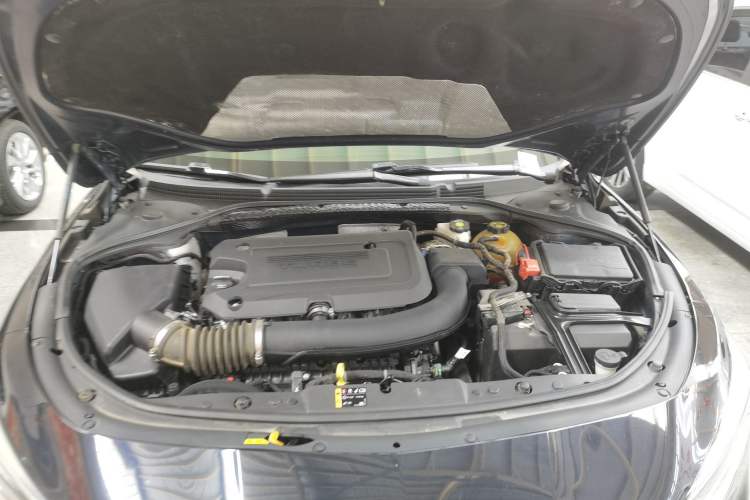 Used Buick LaCrosse 2021 652T Luxury Model Engine Bay