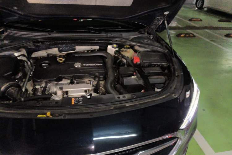 Used Buick LaCrosse 2021 552T Luxury Version Engine Bay Left
