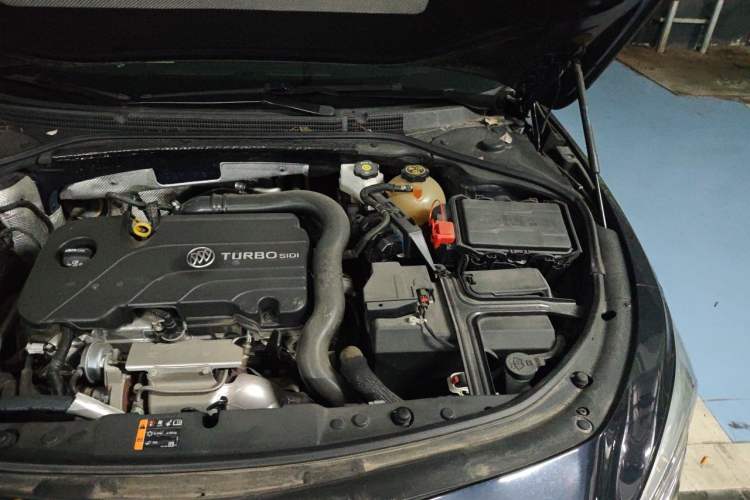 Used Buick LaCrosse 2021 552T Luxury Version Engine Bay Left