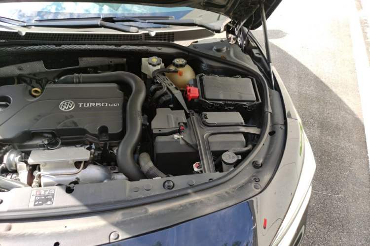 Used Buick LaCrosse 2021 552T Luxury Version Engine Bay Left