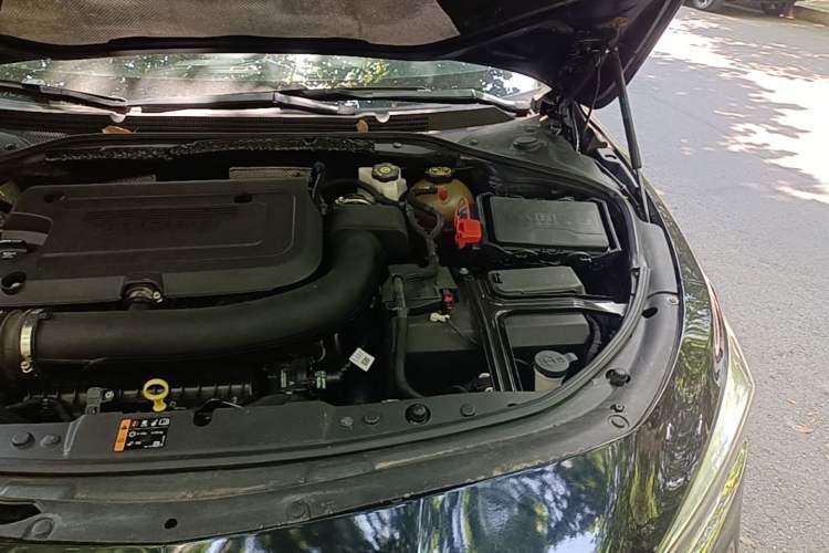 Used Buick LaCrosse 2021 652T Luxury Model Engine Bay Left