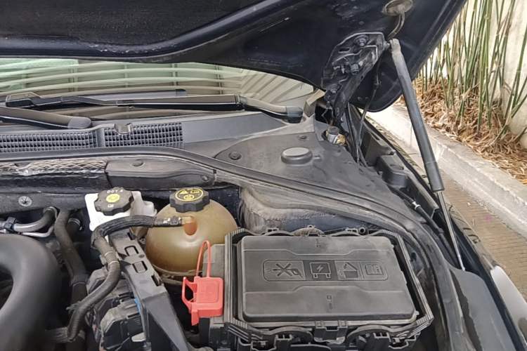 Used Buick LaCrosse 2021 552T Luxury Version Engine Bay Left