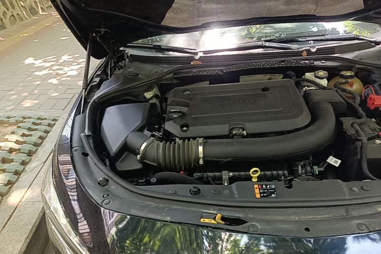 Used Buick LaCrosse 2021 652T Luxury Model Engine Bay Right
