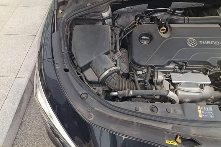 Used Buick LaCrosse 2021 552T Luxury Version Engine Bay Right