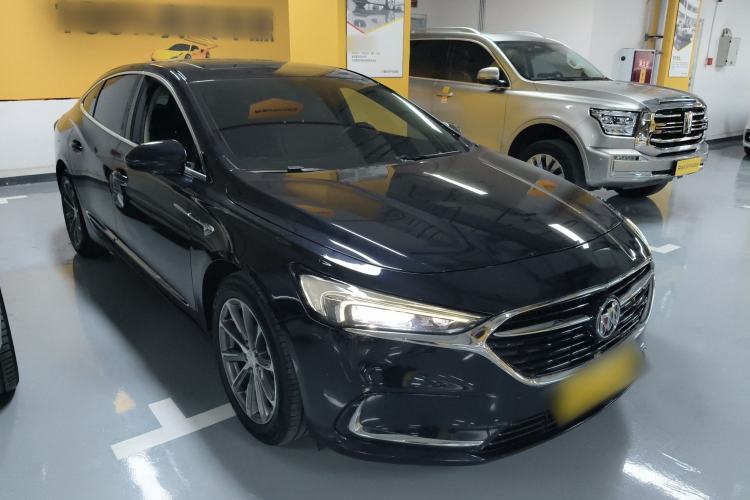 Used Buick LaCrosse 2021 652T Luxury Model Front Right 45 Deg
