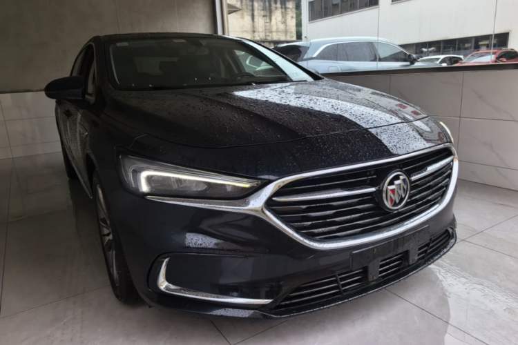 Used Buick LaCrosse 2021 652T Luxury Model Front Right 45 Deg