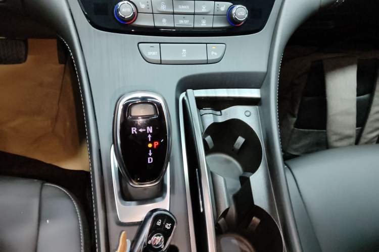 Used Buick LaCrosse 2021 652T Luxury Model Gear Lever