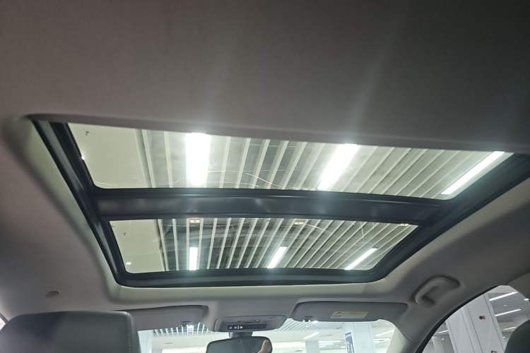 Used Buick LaCrosse 2021 652T Luxury Model Headliner