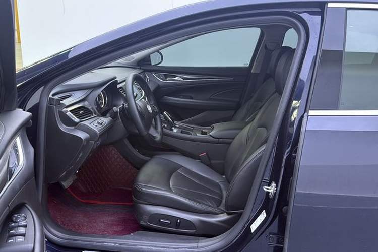 Used Buick LaCrosse 2021 652T Luxury Model Interior 4