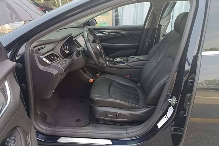 Used Buick LaCrosse 2021 552T Luxury Version Left Front Seat