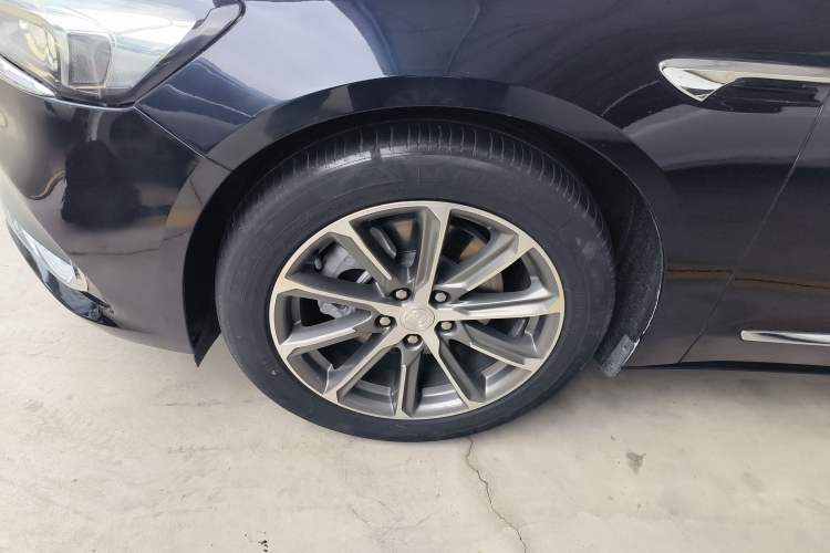 Used Buick LaCrosse 2021 652T Luxury Model Left Front Wheel Hub