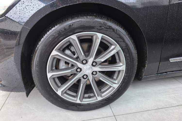 Used Buick LaCrosse 2021 652T Luxury Model Left Front Wheel Hub