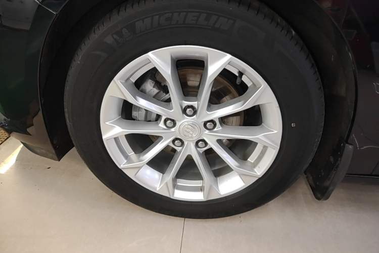 Used Buick LaCrosse 2021 552T Luxury Version Left Front Wheel Hub