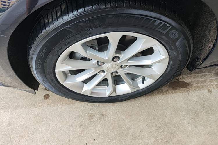 Used Buick LaCrosse 2021 552T Luxury Version Left Front Wheel Hub