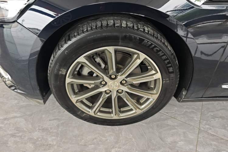 Used Buick LaCrosse 2021 652T Luxury Model Left Front Wheel Hub