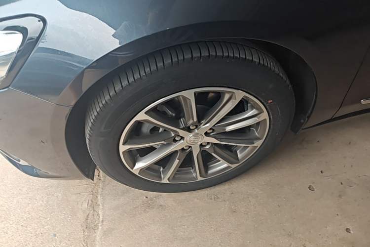 Used Buick LaCrosse 2021 652T Premium Edition Left Front Wheel Hub