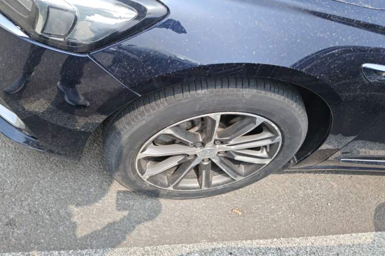 Used Buick LaCrosse 2021 652T Luxury Model Left Front Wheel Hub