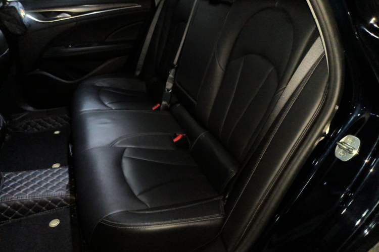 Used Buick LaCrosse 2021 552T Luxury Version Left Rear Seat