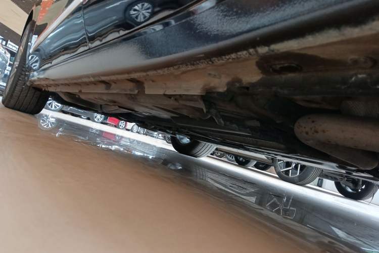 Used Buick LaCrosse 2021 652T Luxury Model Left Side Sill